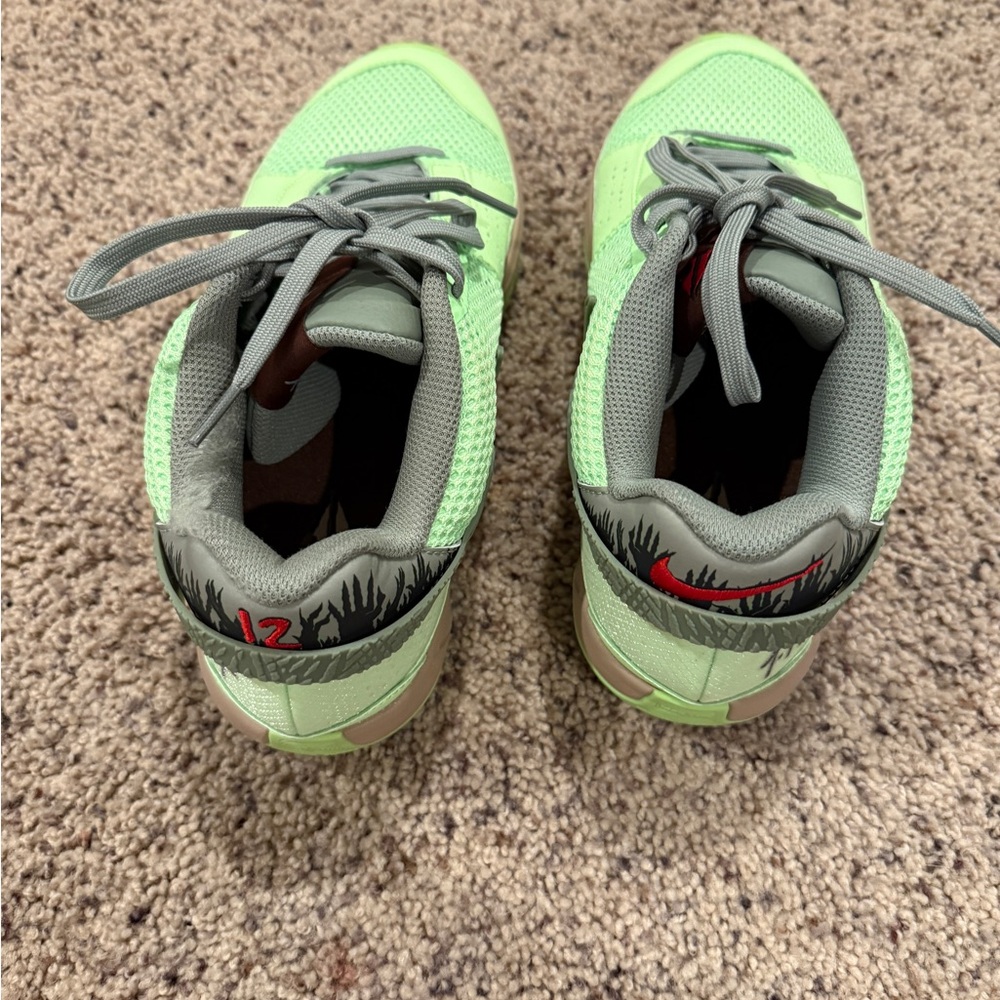 Nike Green Athletic Shoes - Picture 3 of 5